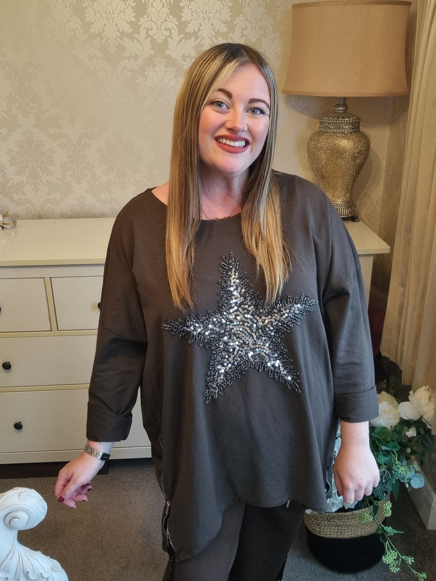 Harriet Star Sweatshirt - Chocolate