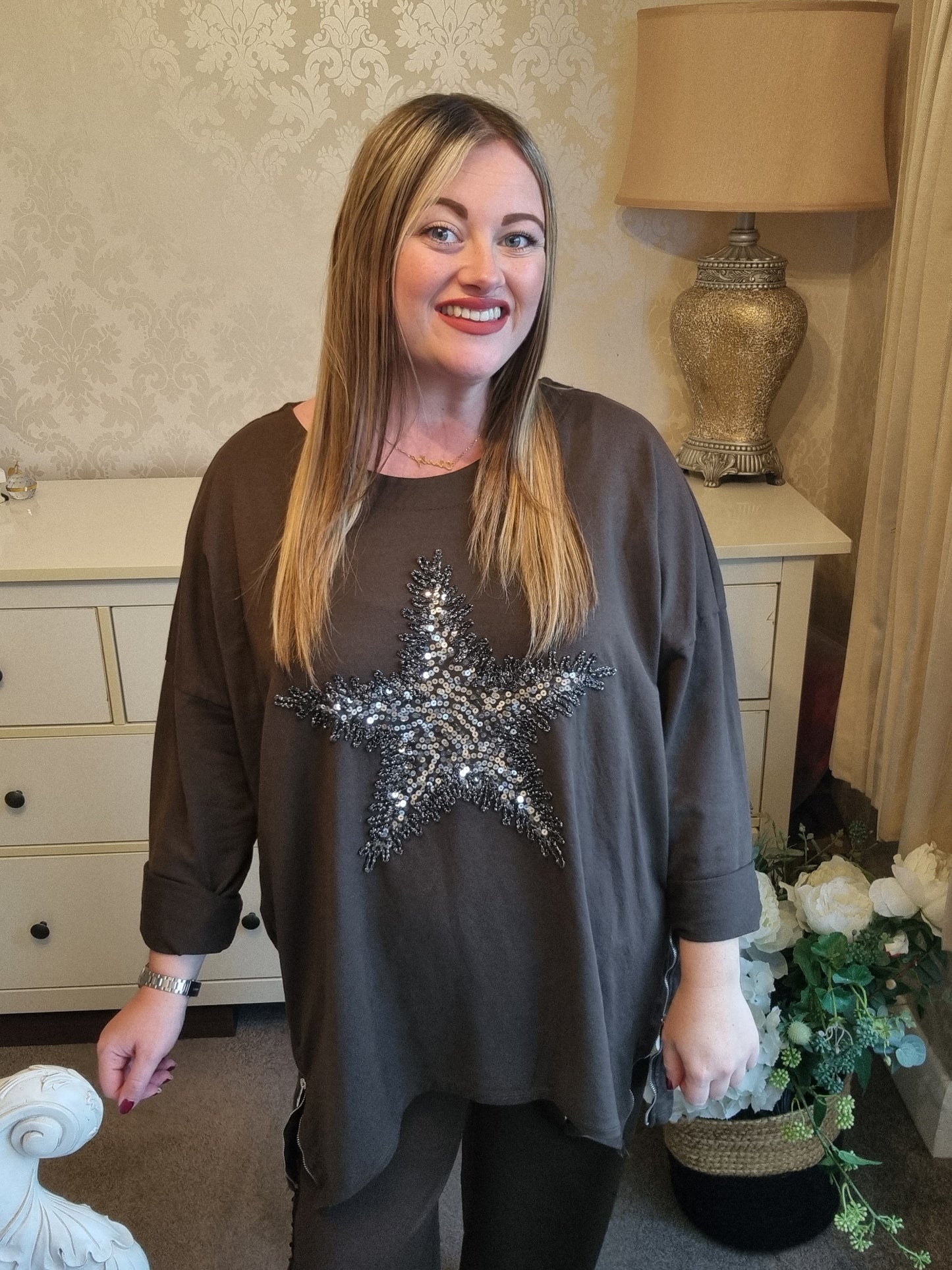 Harriet Star Sweatshirt - Chocolate