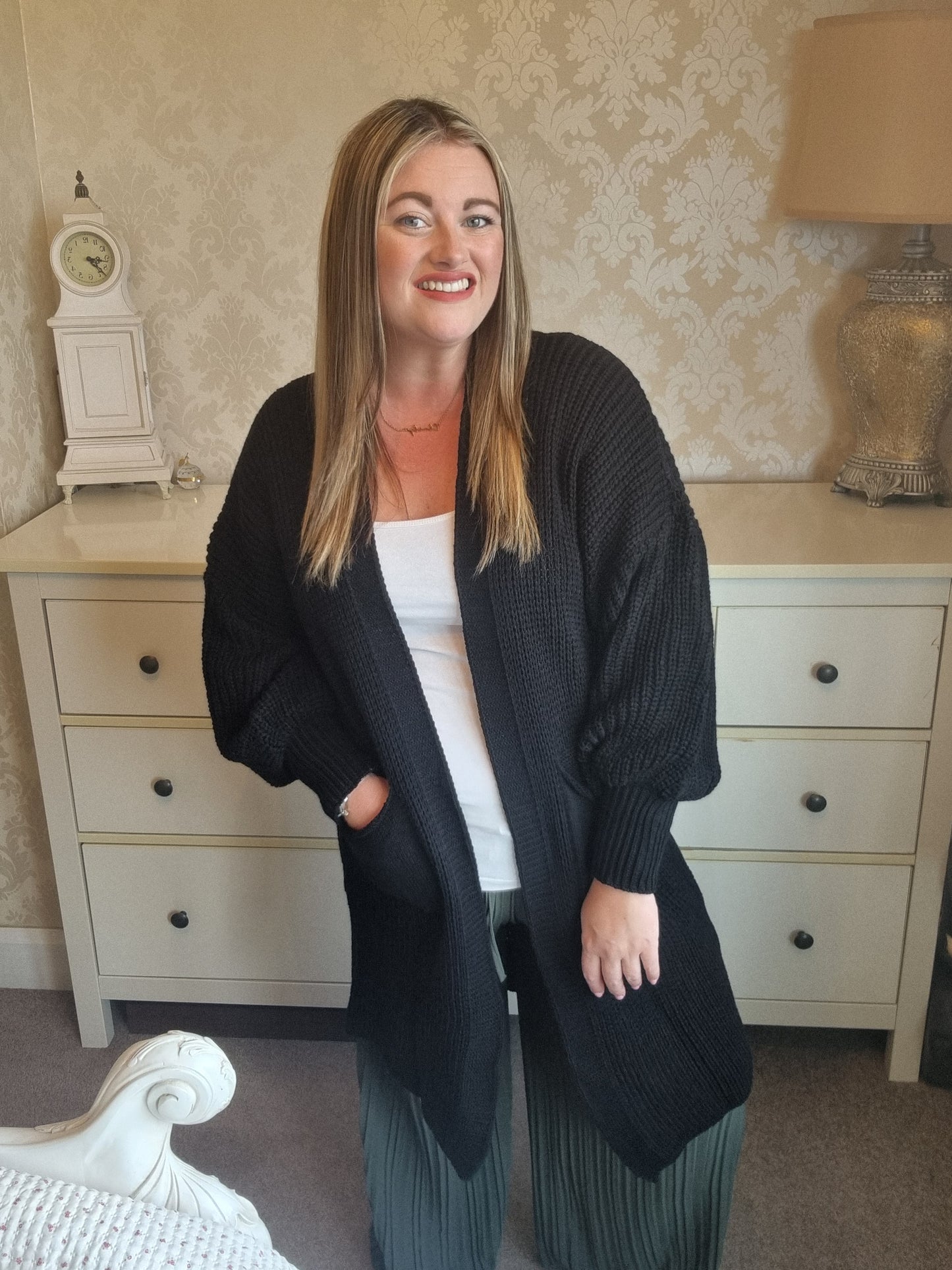 Avery Chunky Knit Cardigan- Black